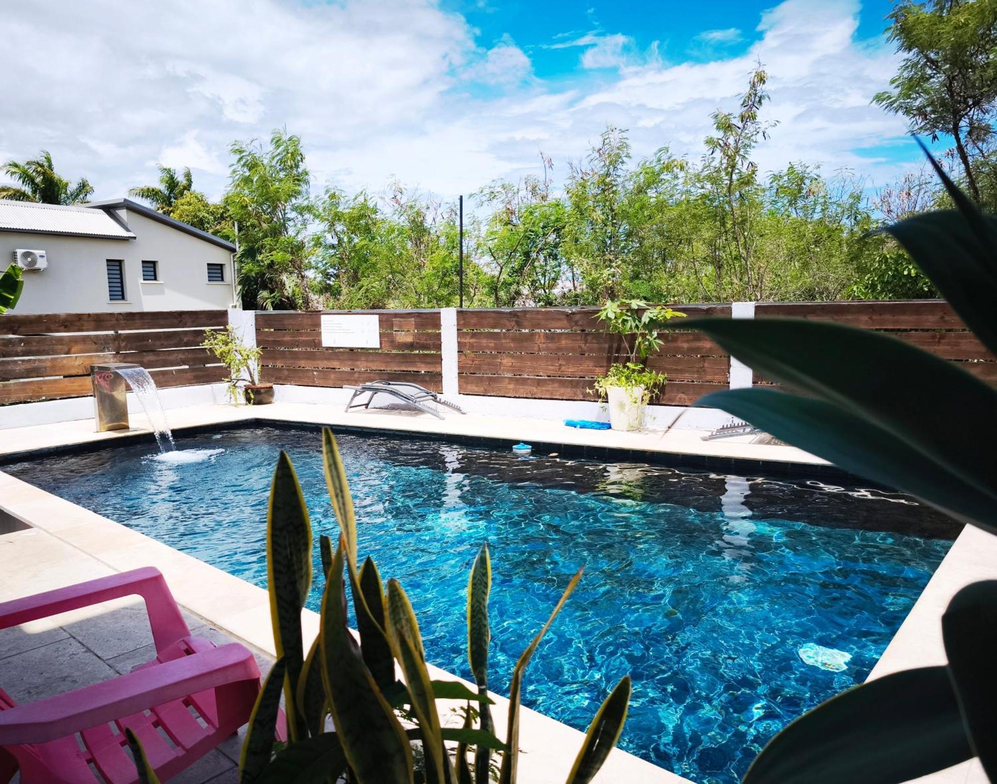Coco Paradis Saint Pierre Luaran gambar